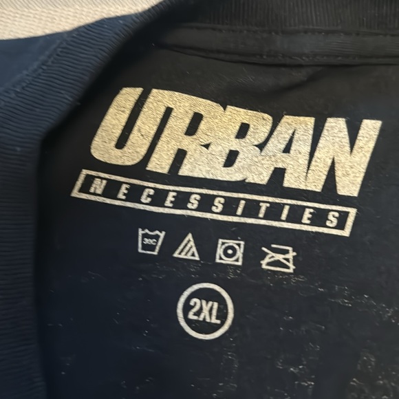 Urban Necessities shirt - Picture 3 of 5